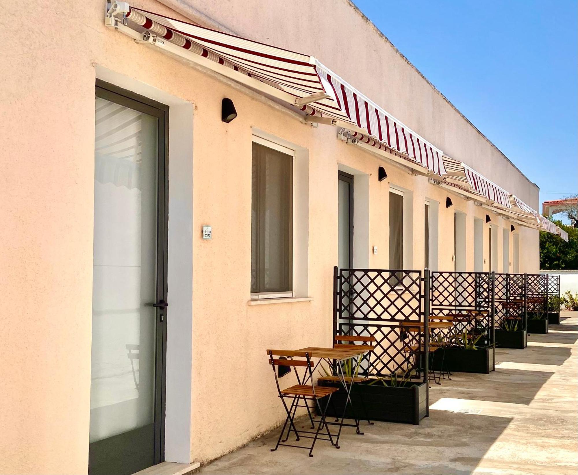 Costa Azzurra Bed & Breakfast *
