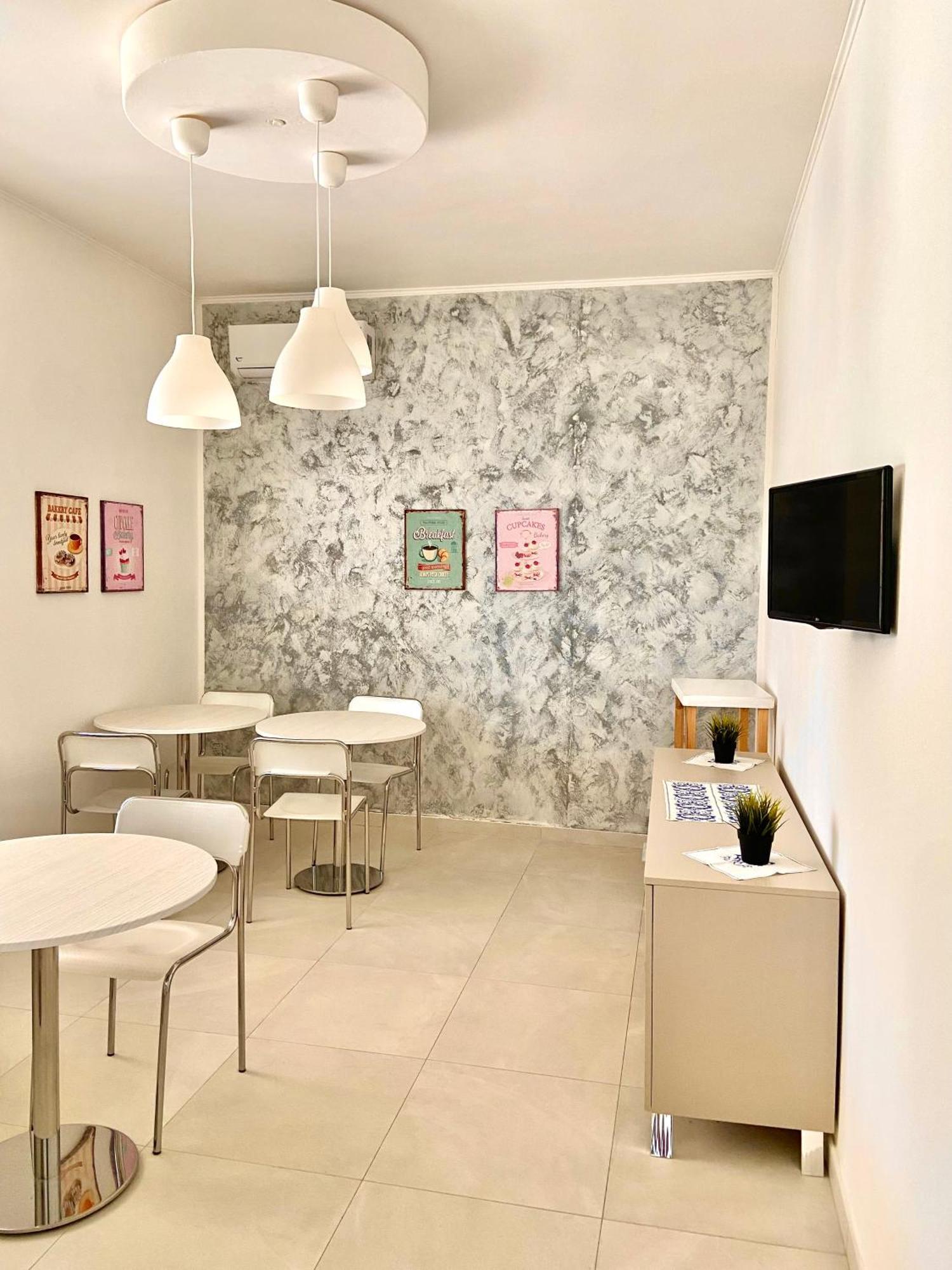 Costa Azzurra Bed & Breakfast *