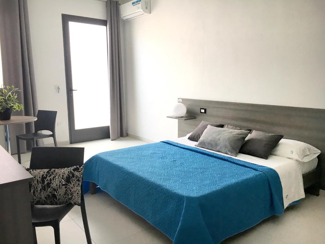 Costa Azzurra Bed & Breakfast *