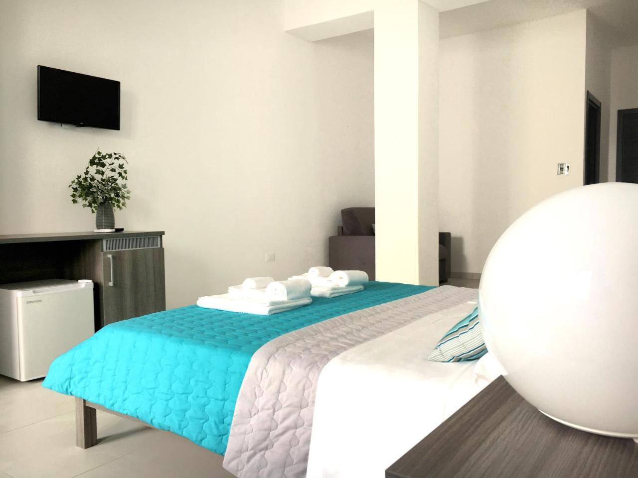 Costa Azzurra Bed & Breakfast